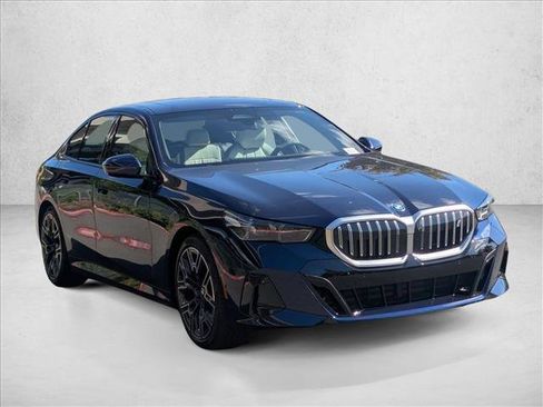 Used 2026 BMW i5 eDrive40 AWD/4WD image 6