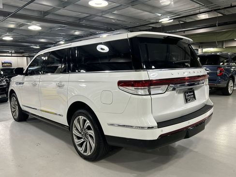Certified 2022 Lincoln Navigator L Reserve AWD/4WD image 4