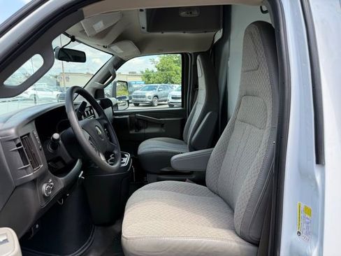 New 2025 Chevrolet Express 3500 Work Van 2D Chassis w/ Power Convenience Package image 10