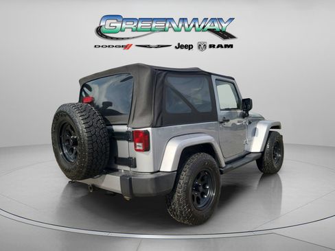 Used 2017 Jeep Wrangler Sahara w/ Connectivity Group image 4