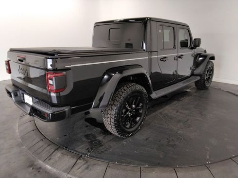Used 2021 Jeep Gladiator Overland image 6