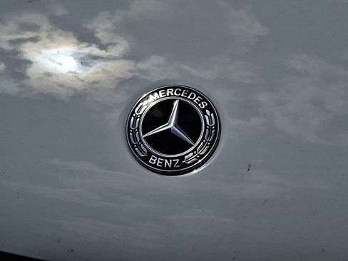 Used 2018 Mercedes-Benz GLC 300 4MATIC image 9