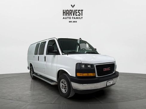 Used 2024 GMC Savana 2500 w/ Driver Convenience Package image 10