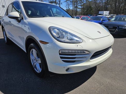 Used 2012 Porsche Cayenne AWD/4WD image 19