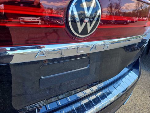 Certified 2024 Volkswagen Atlas SEL AWD/4WD image 4