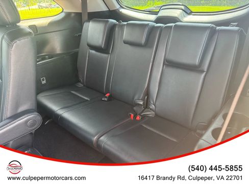 Used 2019 Toyota Highlander XLE image 12