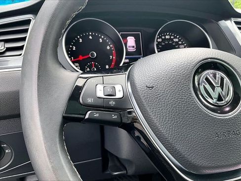 Used 2021 Volkswagen Tiguan SE AWD/4WD image 24