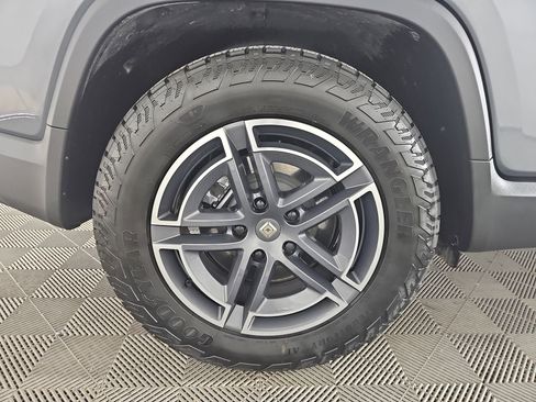 Used 2025 Rivian R1T Adventure image 11