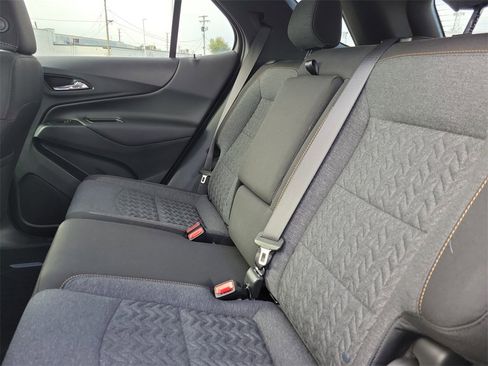 Used 2022 Chevrolet Equinox LT image 11