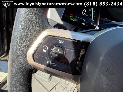 Used 2024 BMW iX xDrive50 w/ Premium Package AWD/4WD image 29