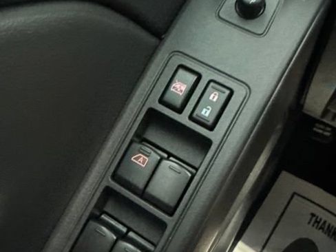 Used 2025 Nissan Frontier SV w/ SV Convenience Package RWD image 15