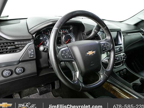 Used 2018 Chevrolet Suburban LT image 4