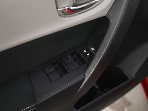 Used 2015 Toyota Corolla LE image 17