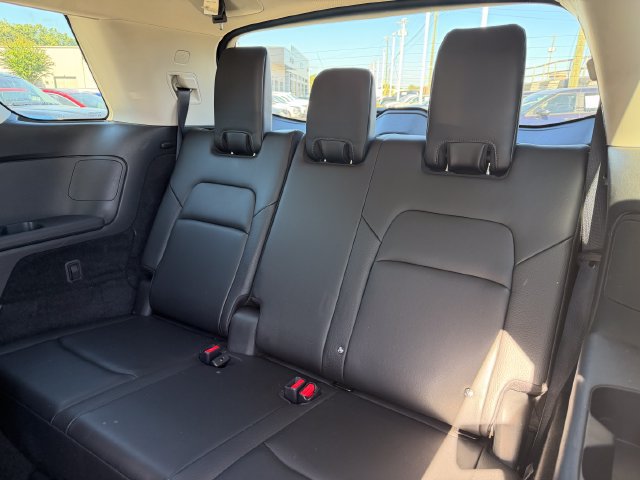 Used 2023 Nissan Pathfinder SL AWD/4WD image 31