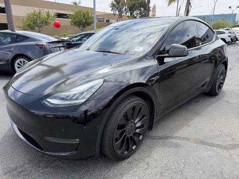 Used 2021 Tesla Model Y Long Range AWD/4WD image 2