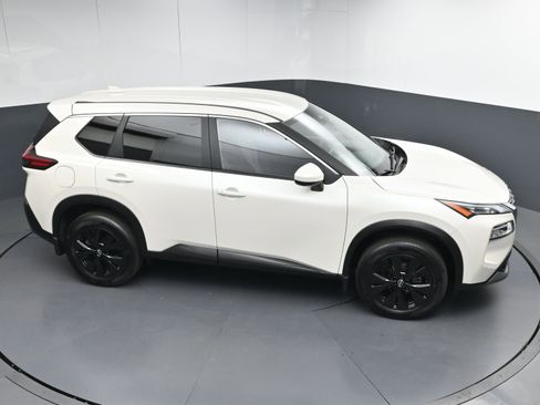 Certified 2023 Nissan Rogue SV image 33