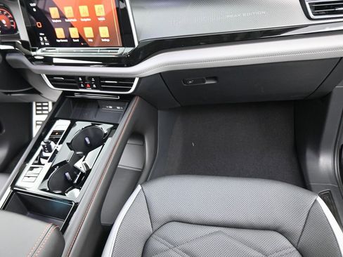 New 2026 Volkswagen Atlas Peak Edition AWD/4WD image 44