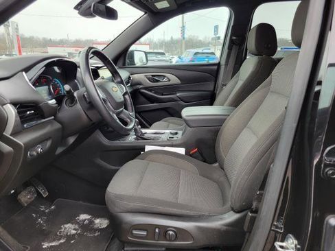 Used 2023 Chevrolet Traverse LT image 8