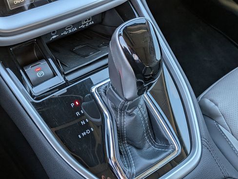 Certified 2025 Subaru Outback Limited image 24