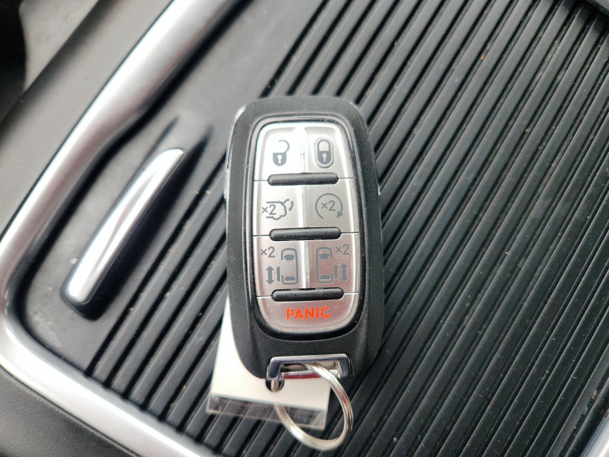 Used 2024 Chrysler Pacifica Touring-L FWD image 44