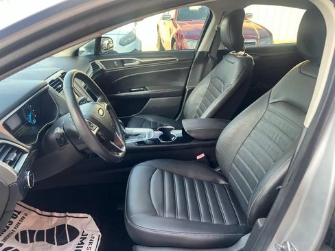 Used 2014 Ford Fusion SE w/ Equipment Group 202A FWD image 25