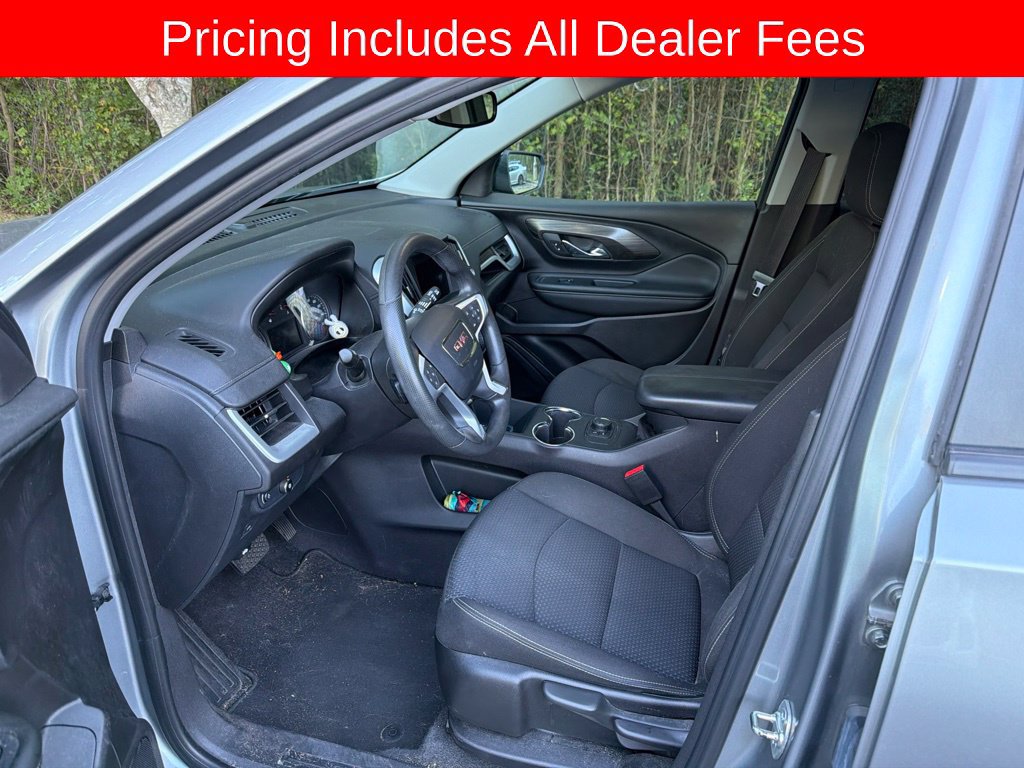 Used 2024 GMC Terrain SLE w/ Elevation Edition FWD image 4