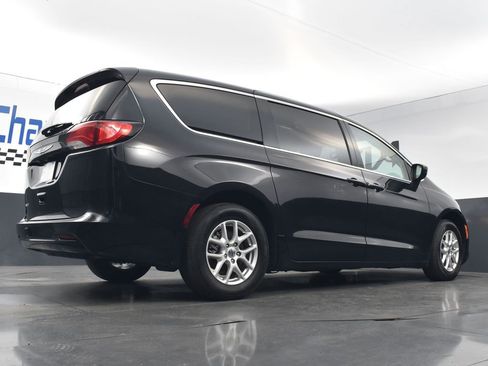 Used 2024 Chrysler Voyager LX image 21