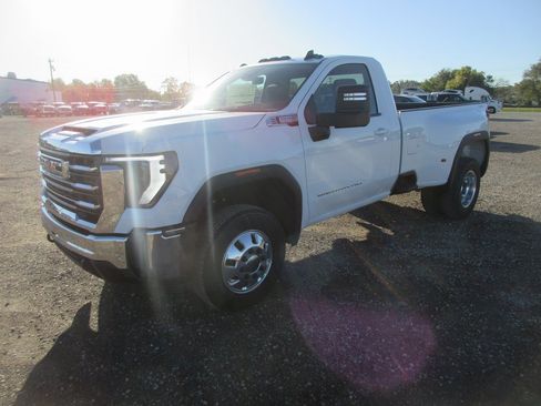 New 2026 GMC Sierra 3500 SLE image 11