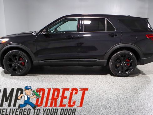 Used 2022 Ford Explorer ST w/ ST Street Pack image 10