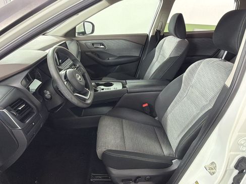 Used 2023 Nissan Rogue SV FWD image 5