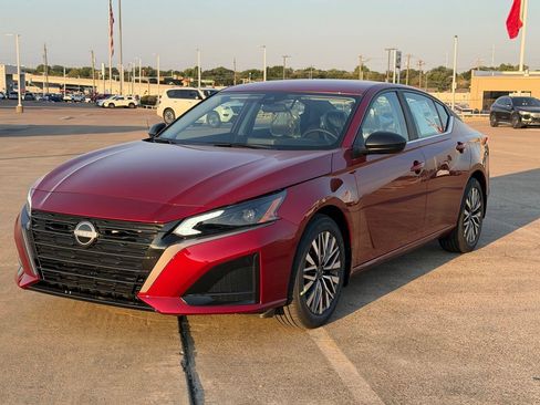 New 2026 Nissan Altima 2.5 SV FWD image 2