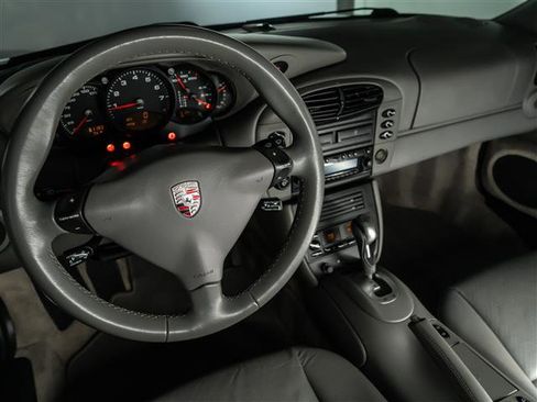 Used 2001 Porsche 911 Cabriolet image 4