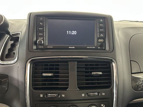 Used 2018 Dodge Grand Caravan SE w/ UConnect Hands-Free Group FWD image 19