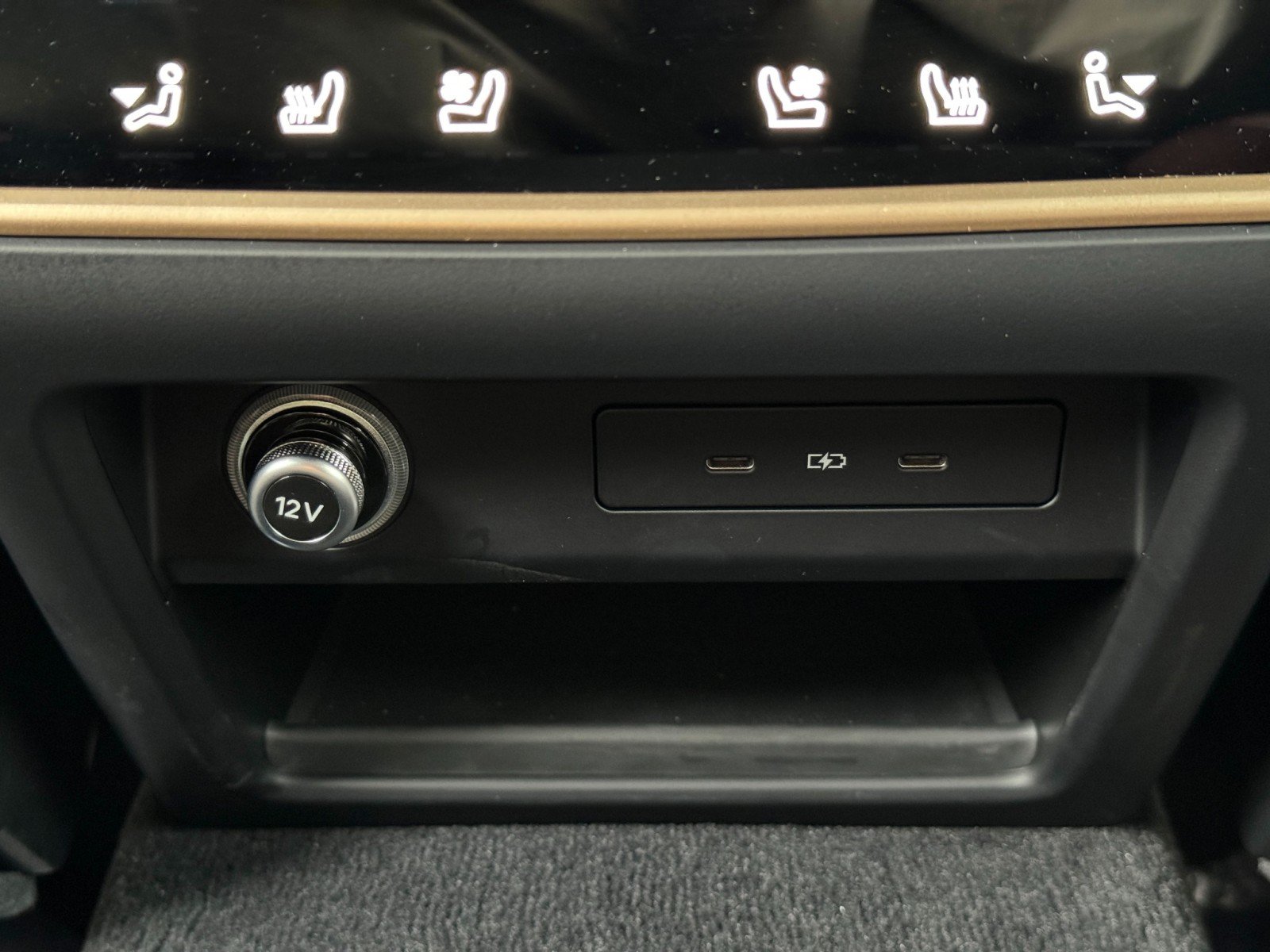 Used 2024 Porsche Cayenne Turbo AWD/4WD image 41