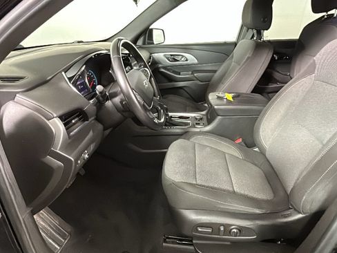 Used 2022 Chevrolet Traverse LT FWD image 14