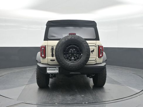 New 2025 Ford Bronco Badlands image 17