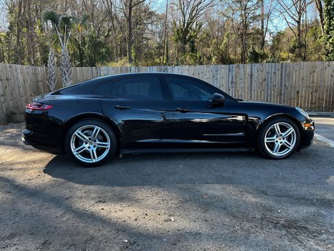 Used 2019 Porsche Panamera 4 image 14