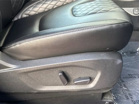 Used 2024 Ford Edge Titanium image 23