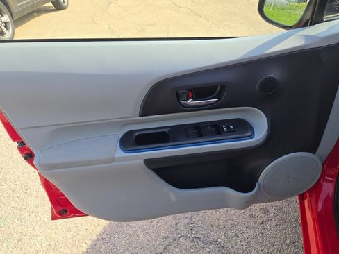Used 2013 Toyota Prius C Three FWD image 17