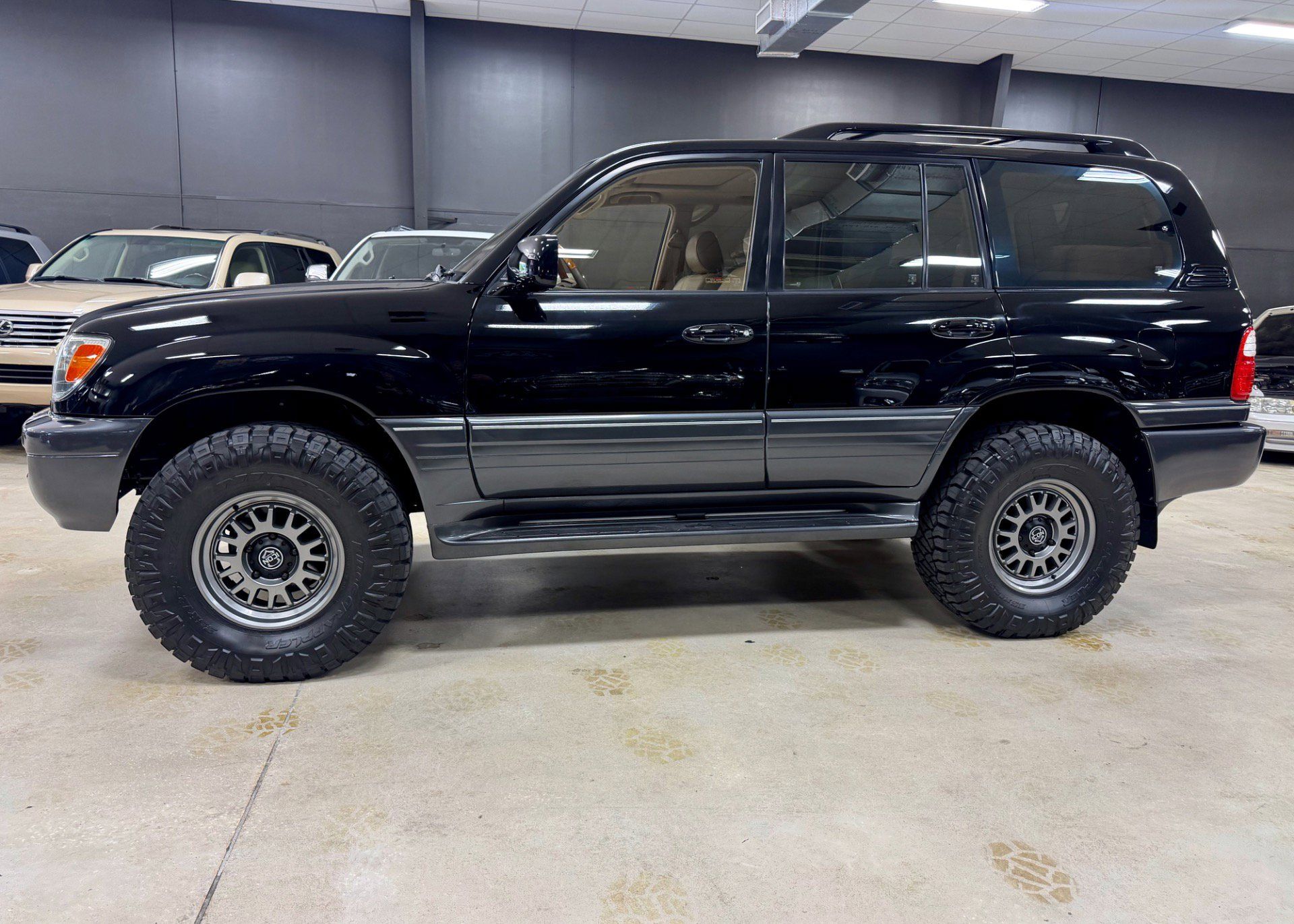 Used 2003 Lexus LX 470 4WD image 11