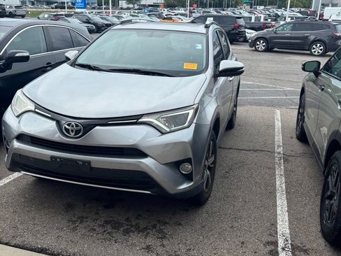 Used 2016 Toyota RAV4 XLE FWD image 1