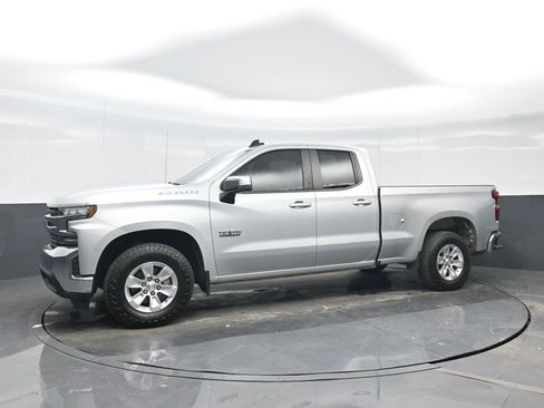 Used 2019 Chevrolet Silverado 1500 LT w/ Texas Edition image 2