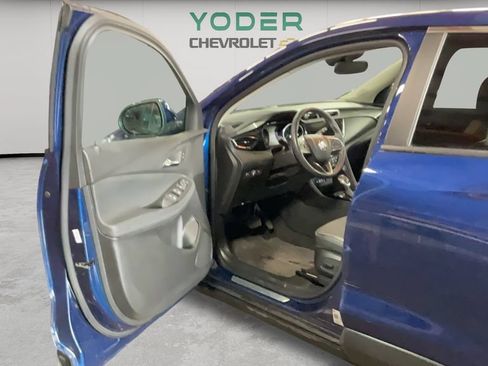 Used 2023 Buick Encore GX Preferred w/ Cold Weather Comfort Package AWD/4WD image 39