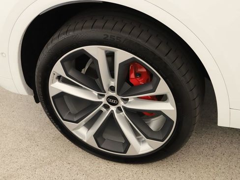 Certified 2024 Audi Q5 2.0T Prestige AWD/4WD image 38