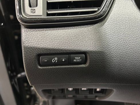 Used 2019 Nissan Rogue SL AWD/4WD image 23