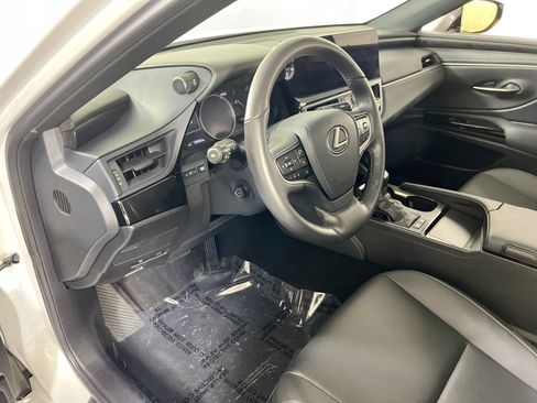 Used 2024 Lexus ES 300h w/ Premium Package image 9