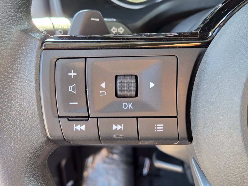 Certified 2023 Nissan Rogue SV FWD image 30