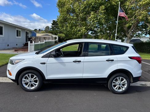 Used 2019 Ford Escape S FWD image 1