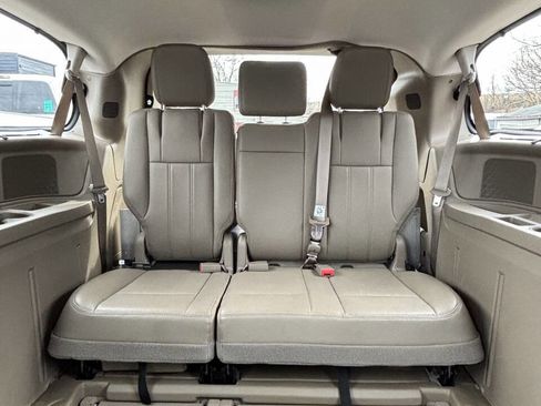 Used 2012 Chrysler Town & Country Touring-L w/ Trailer Tow Group image 19