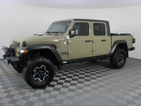 Used 2020 Jeep Gladiator Sport w/ Quick Order Package 24S image 2